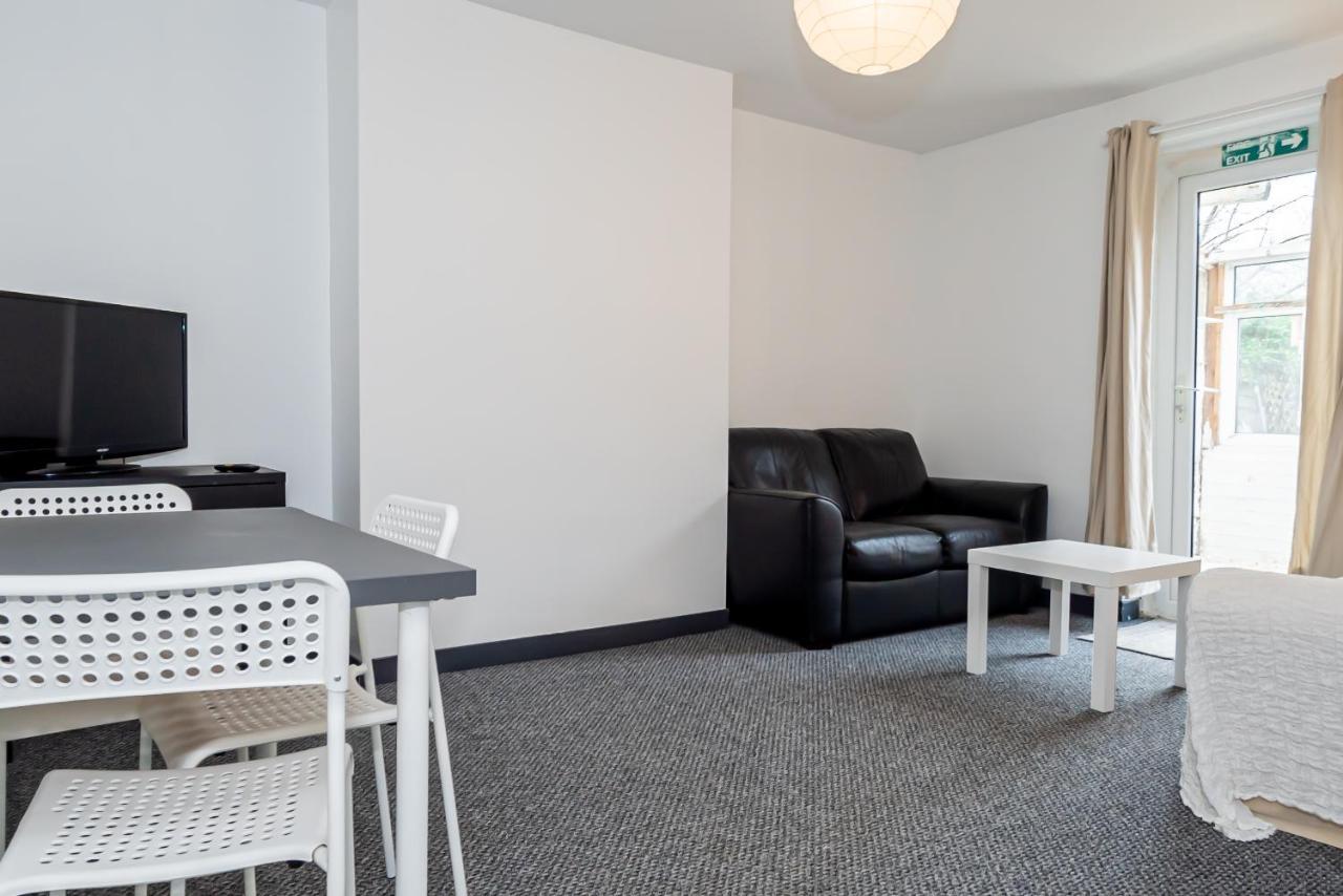 Shirley House 3: City-center Self-catering With Smart Check-in *