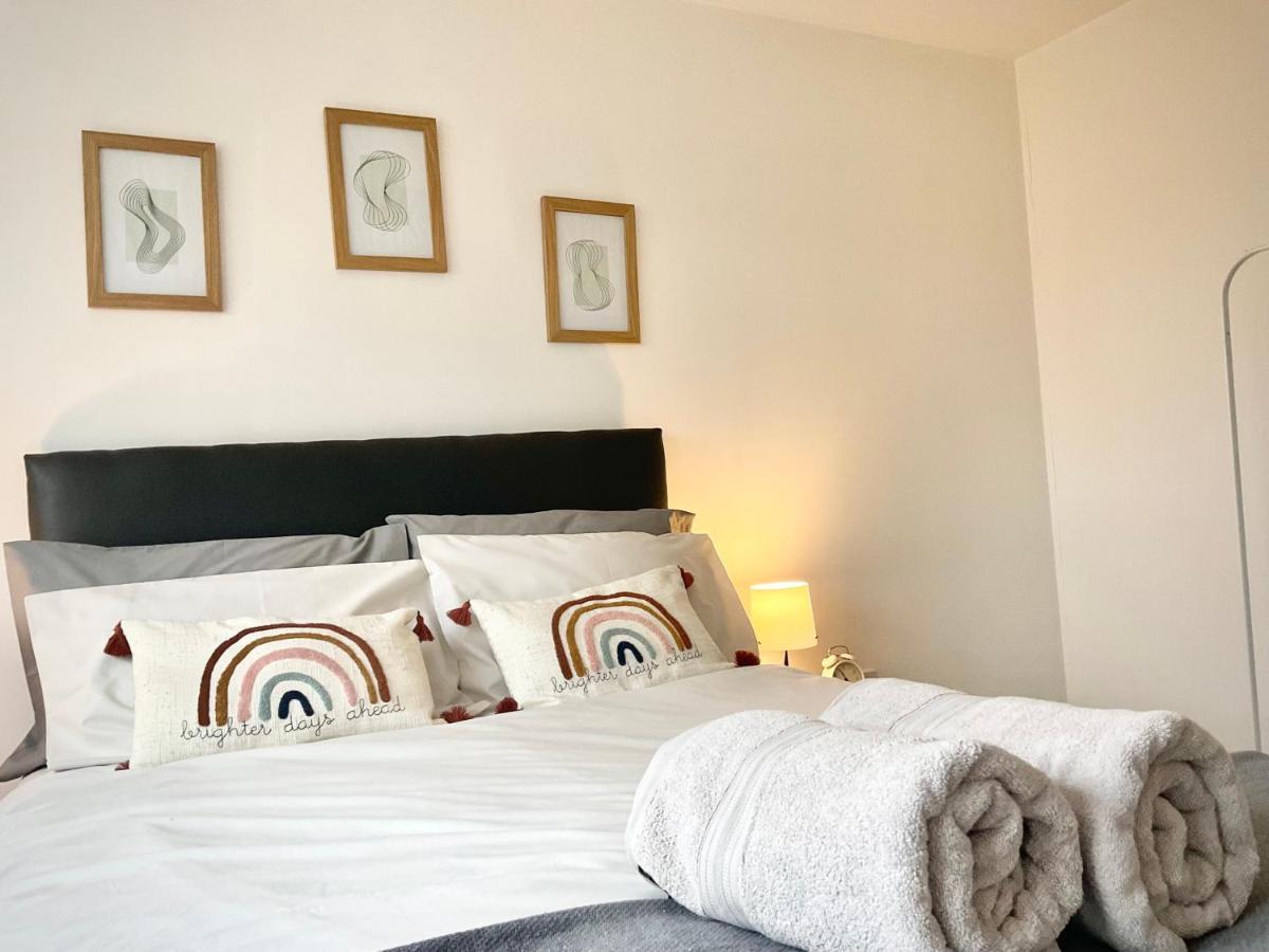 Simple 2-bedroom 1.5 Bath In Thornhill Southampton