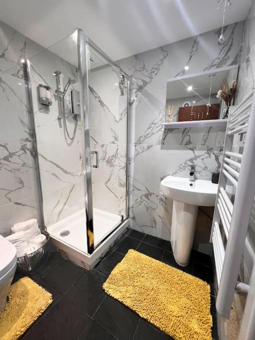Modern Studio In Centre Apartment