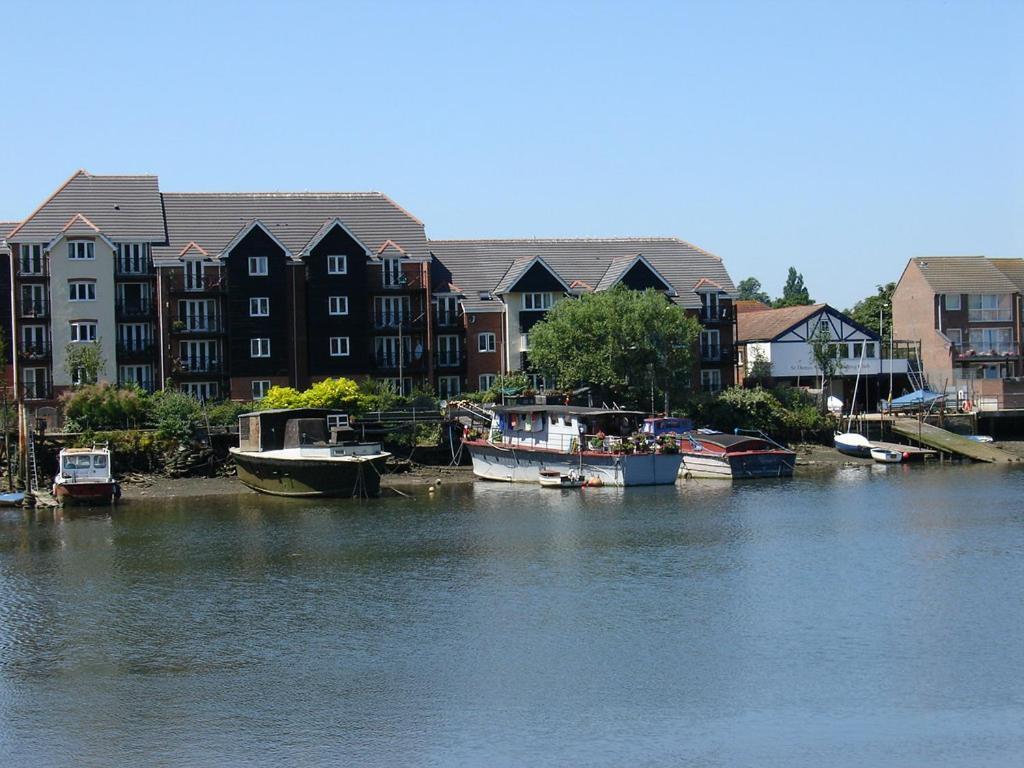 Apartment In St Denys *
