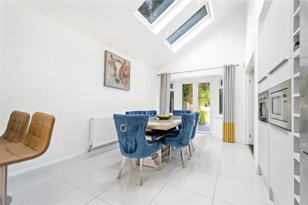 Hampshire Gated In Exclusive Location Southampton