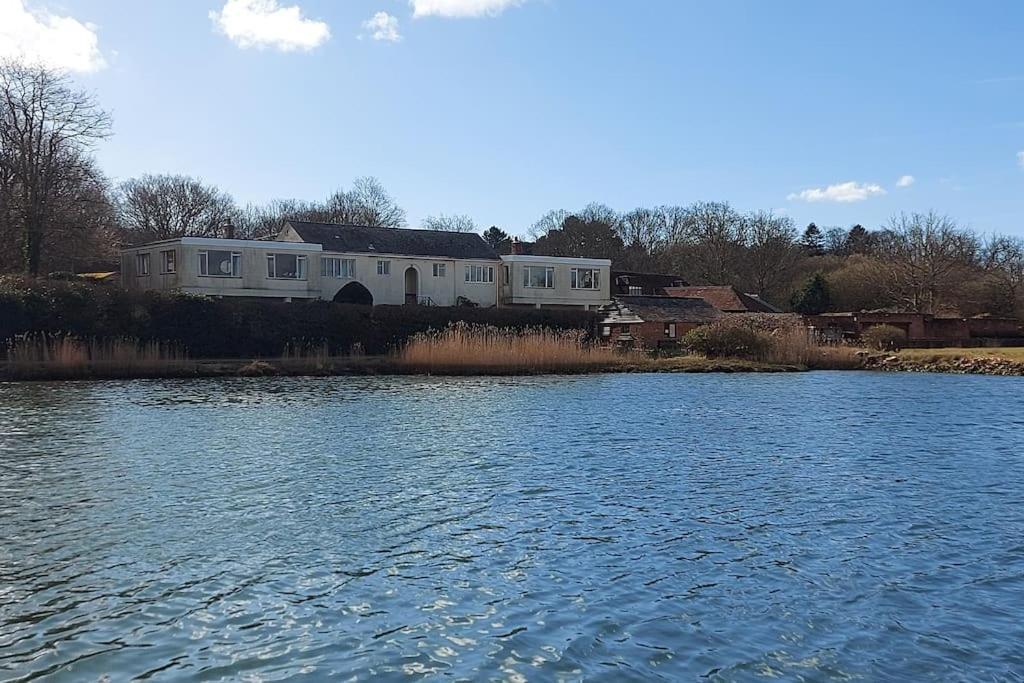 Brooklands Farm Hamble River With River Frontage And Garden *