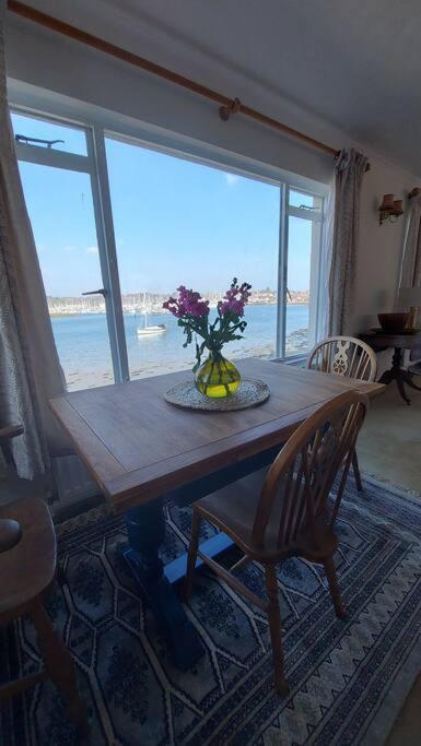 Brooklands Farm Hamble River With River Frontage And Garden * Southampton