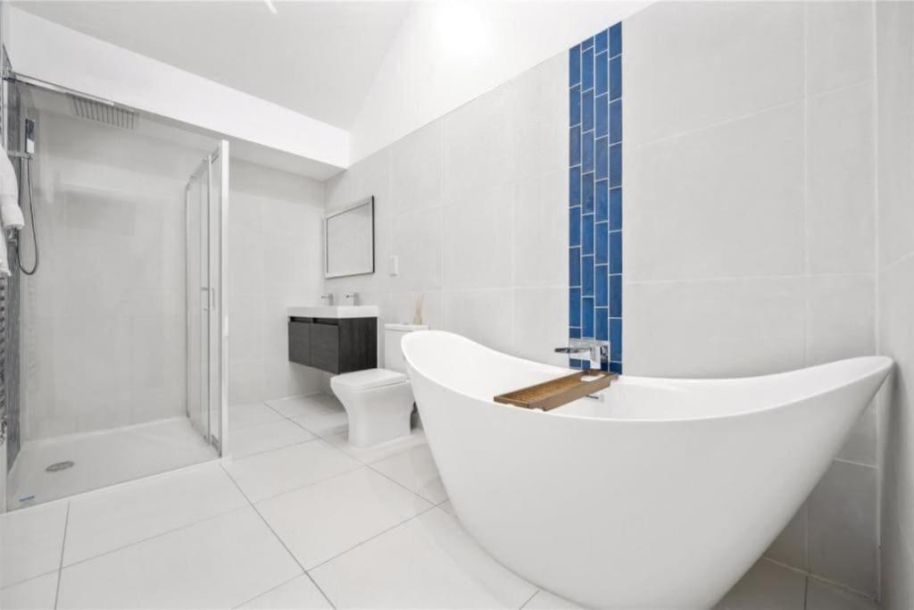 Hampshire Gated In Exclusive Location Holiday home *