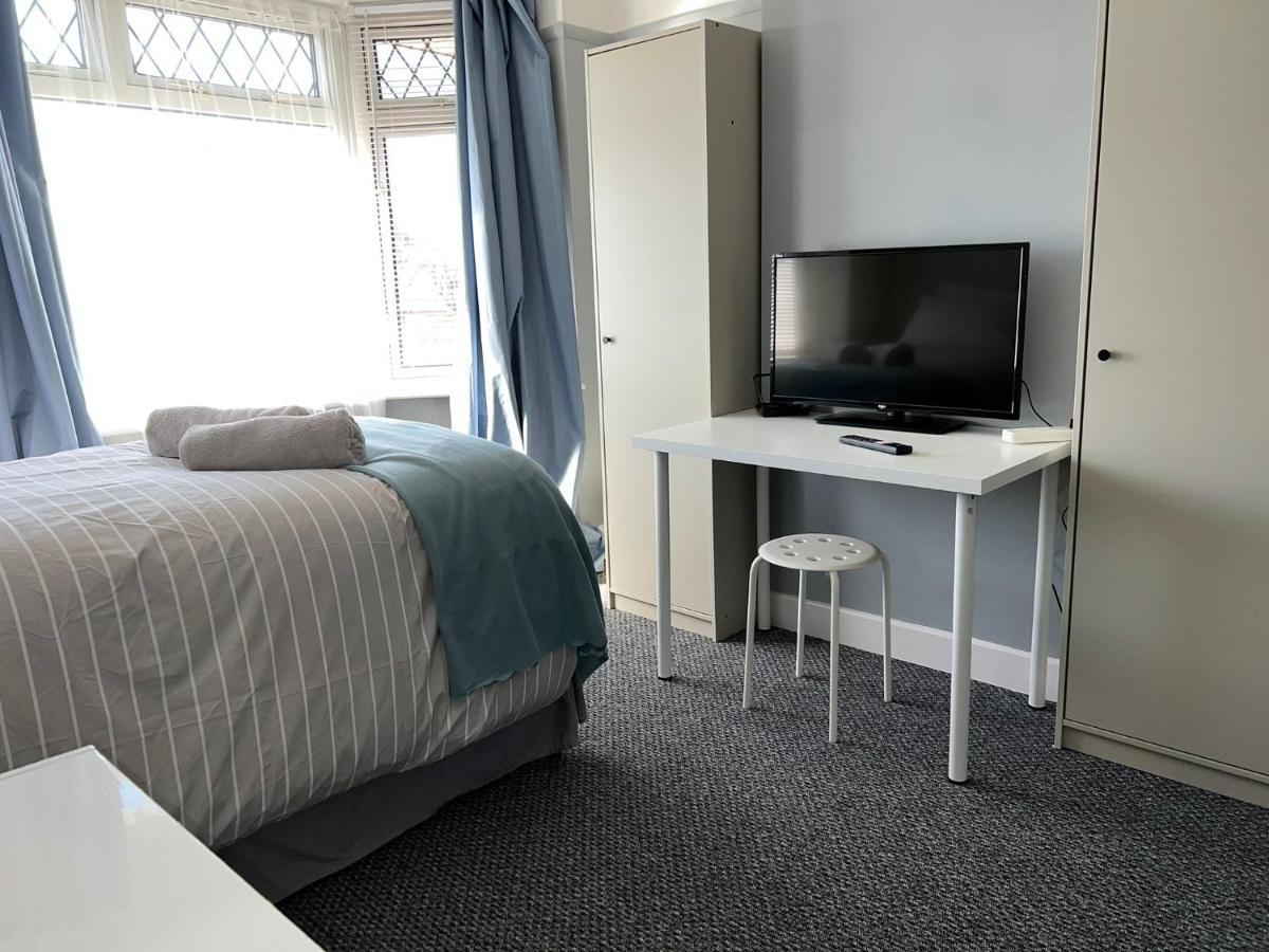 Shirley House: Centre Self-catering With Smart Access
