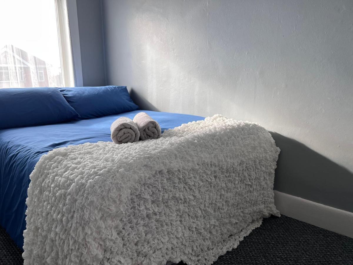 Shirley House: Centre Self-catering With Smart Access Guest house