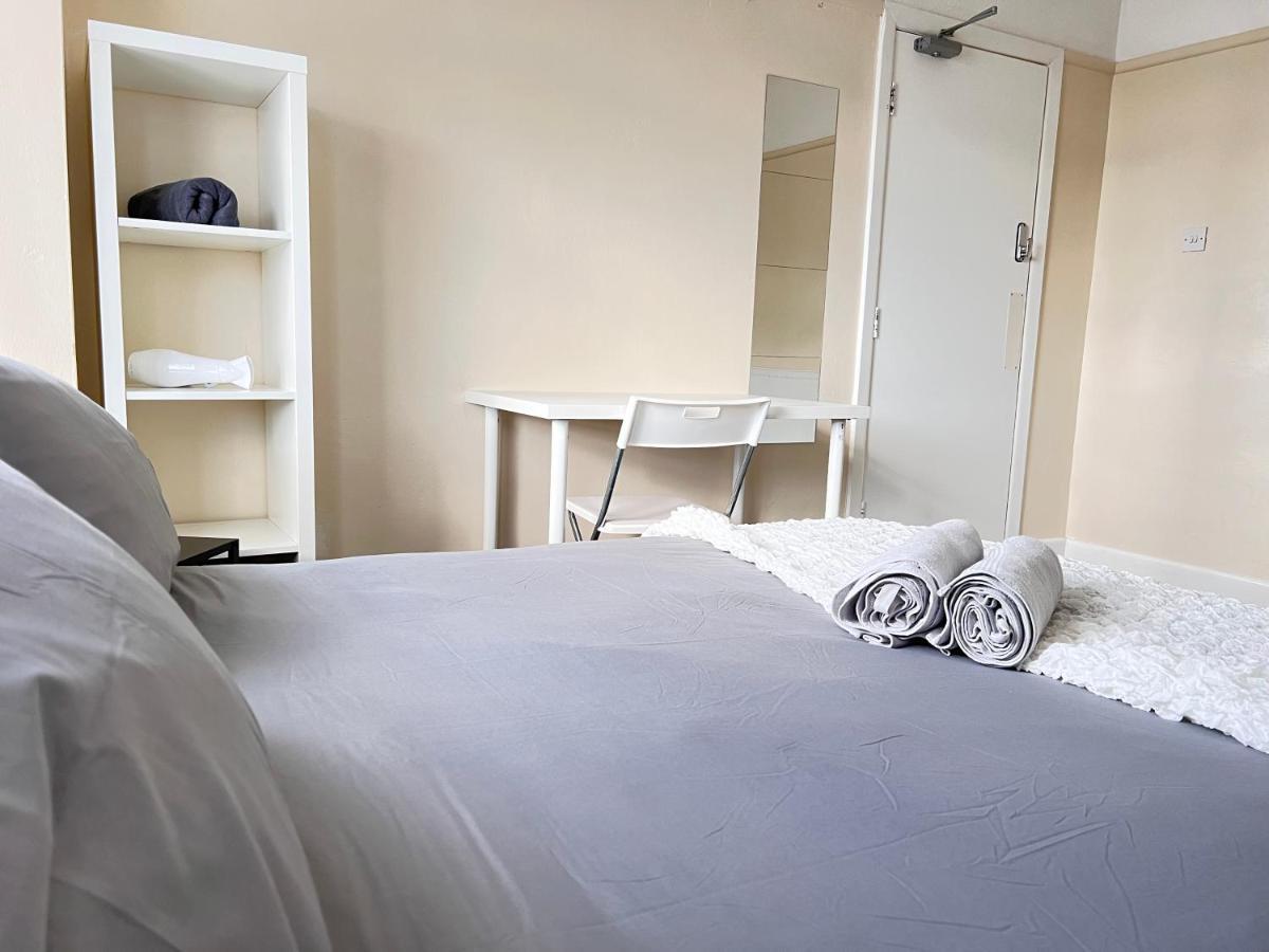 Shirley House: Centre Self-catering With Smart Access Guest house *