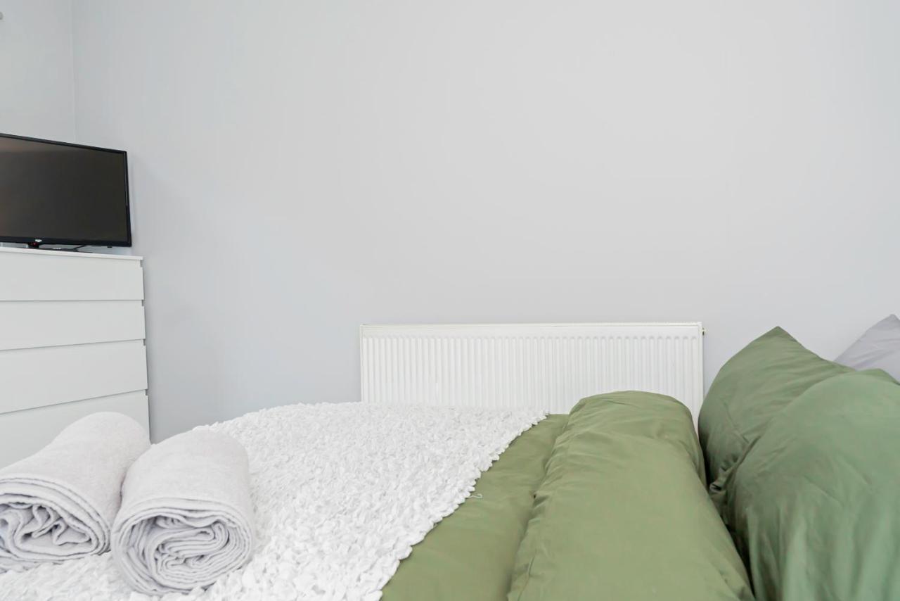 Shirley House: Centre Self-catering With Smart Access Guest house