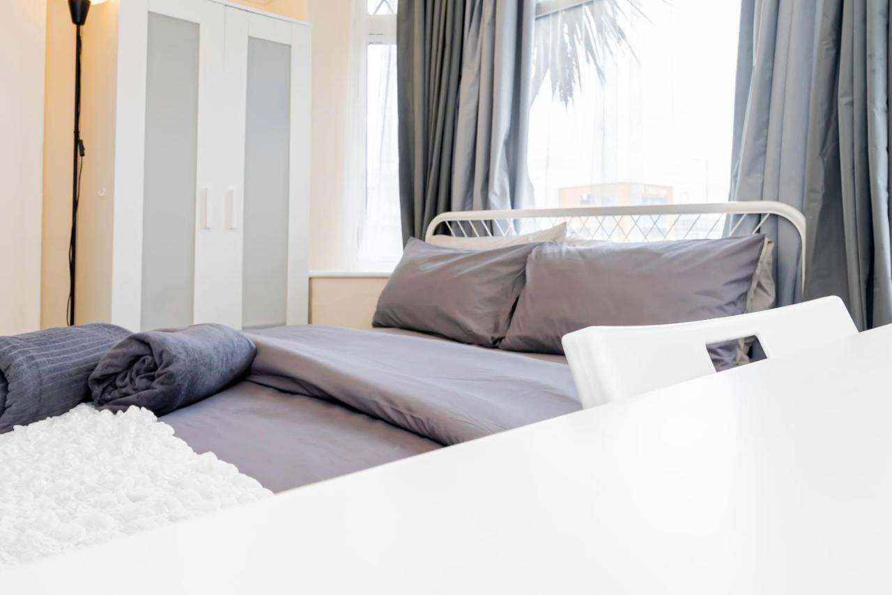 Guest house Shirley House: Centre Self-catering With Smart Access Southampton