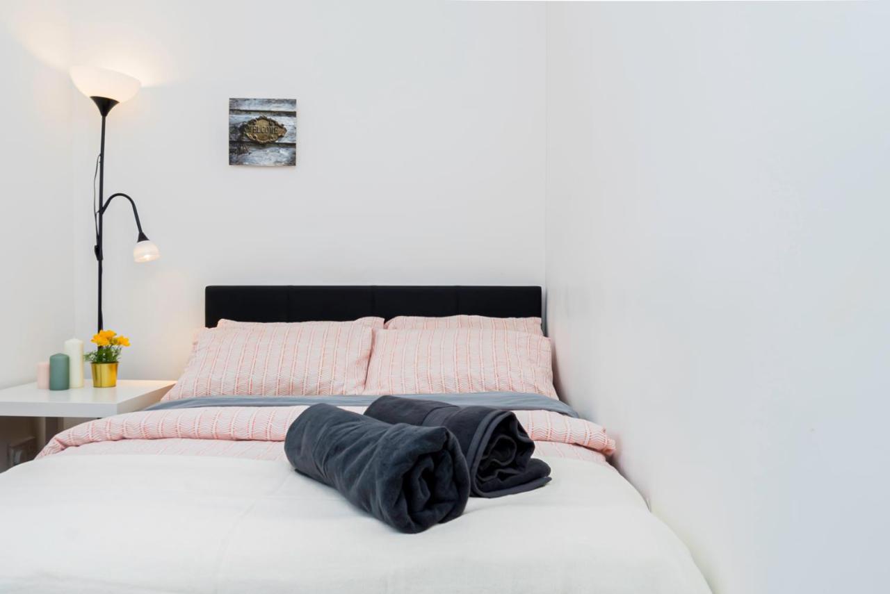 Shirley House: Self-catering Haven Near Casa de hóspedes
