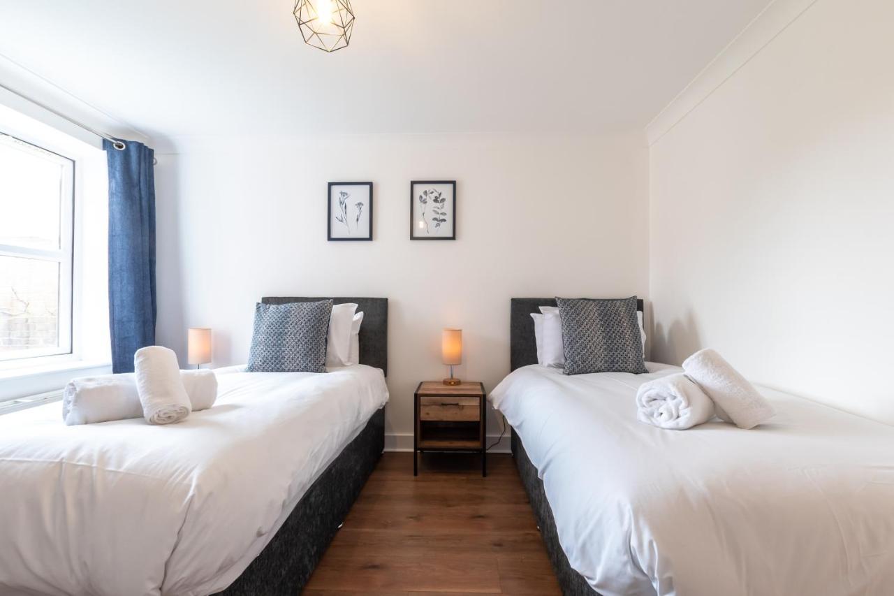 Beryl - 2 Bedroom Flat With Parking * Southampton
