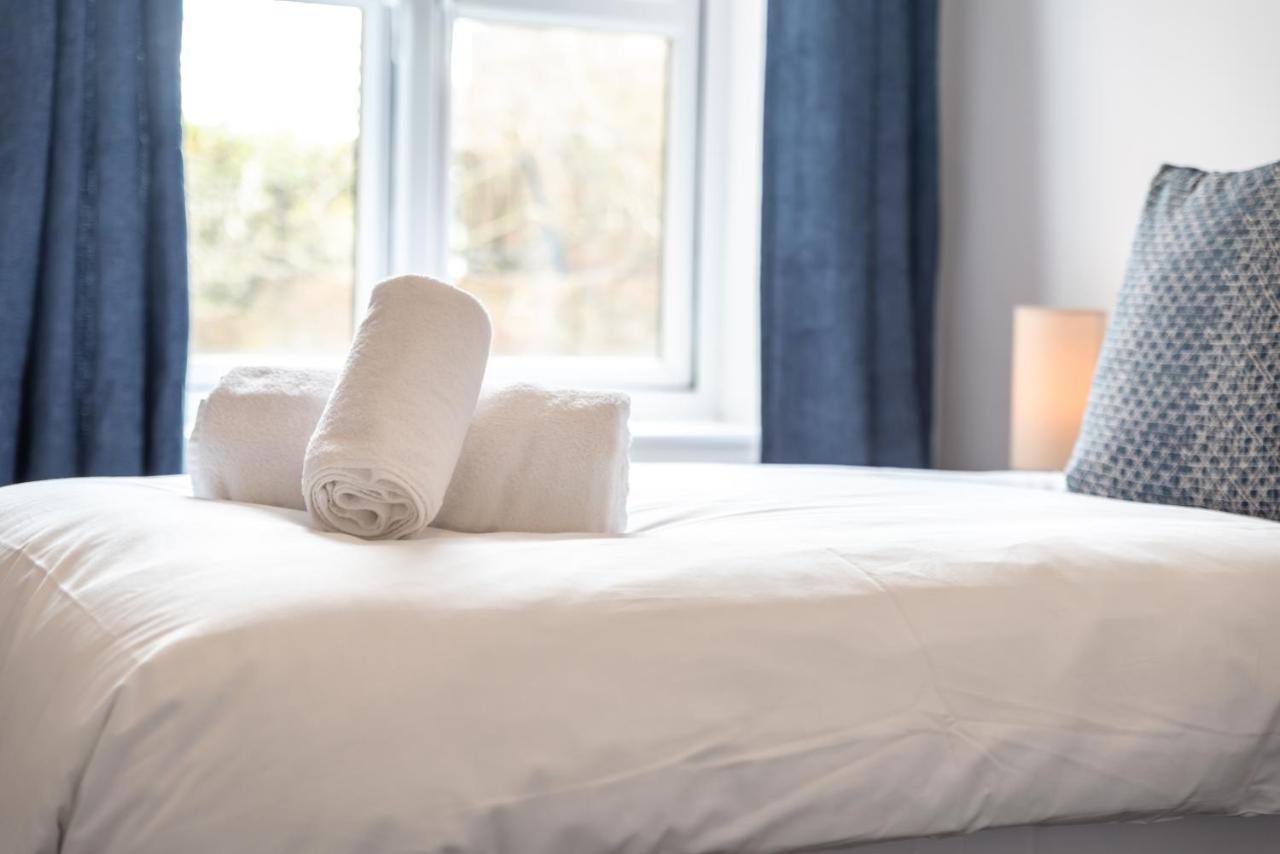Beryl - 2 Bedroom Flat With Parking * Southampton