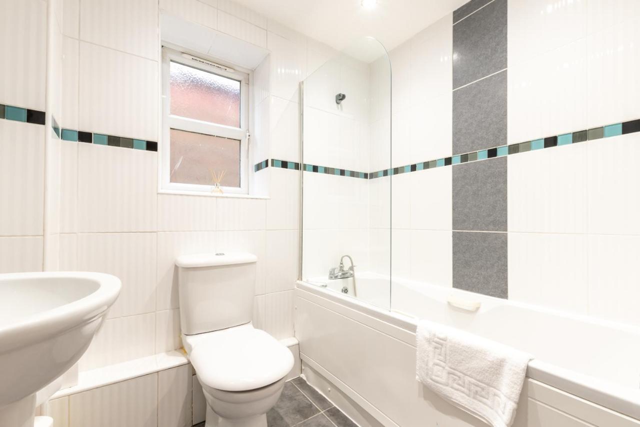 Beryl - 2 Bedroom Flat With Parking *