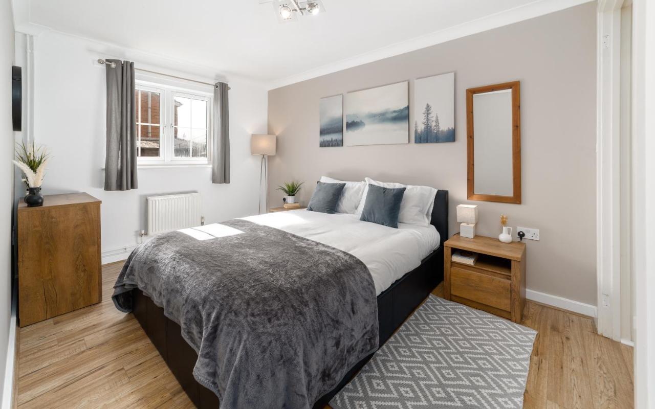 Charming 2br Ground Floor Flat In Sholing, 11 Mins From Centre - Recently Set Up With