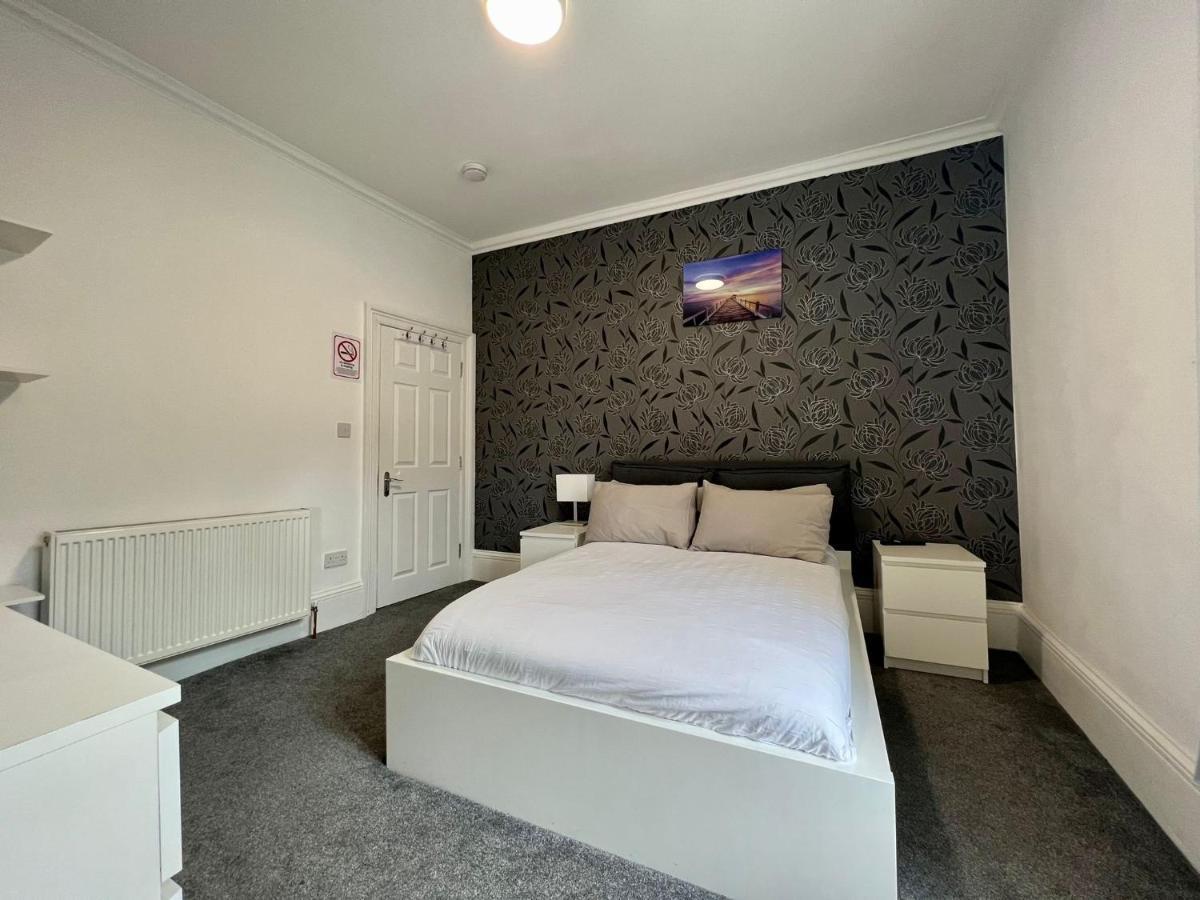 Oxford Street Hotel 3*