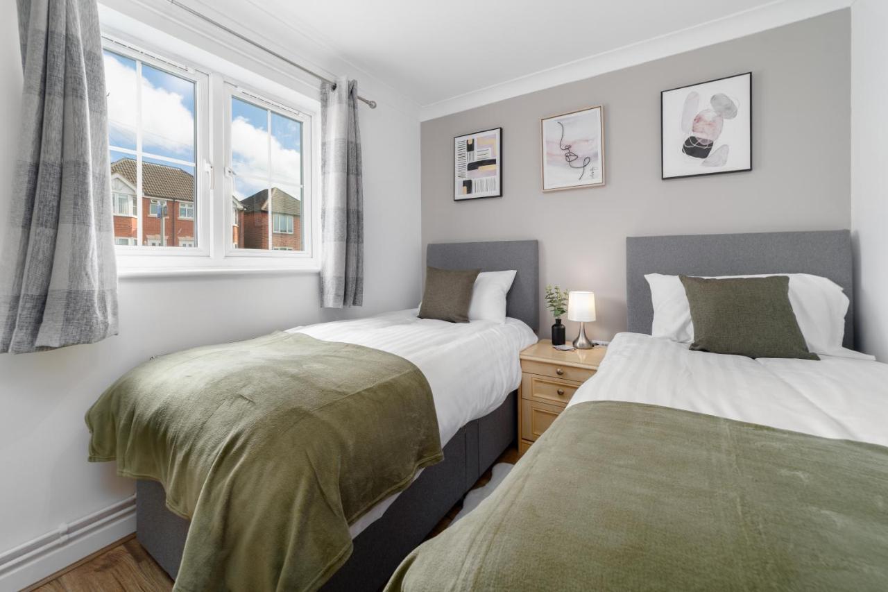 Charming 2br Ground Floor Flat In Sholing, 11 Mins From Centre - Recently Set Up With Apartamento *