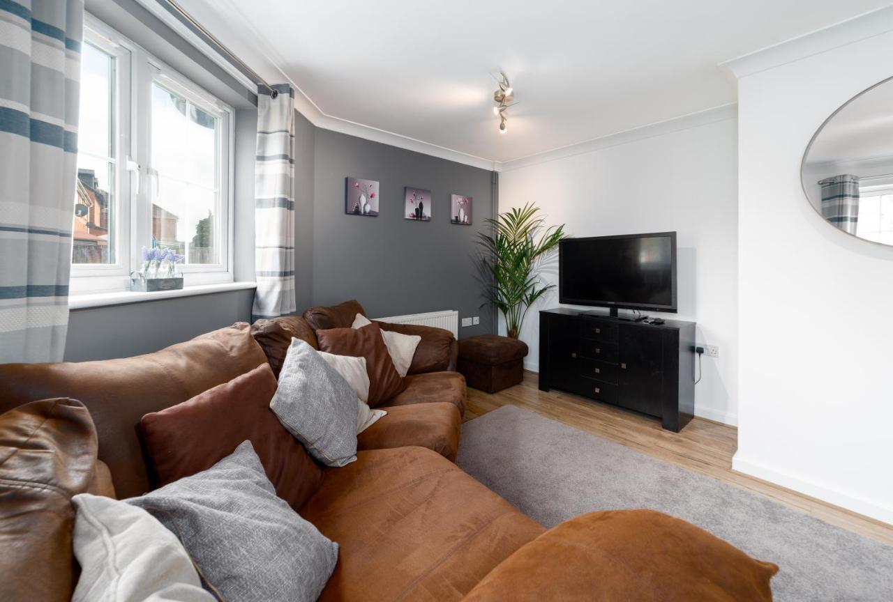 Charming 2br Ground Floor Flat In Sholing, 11 Mins From Centre - Recently Set Up With Apartamento *