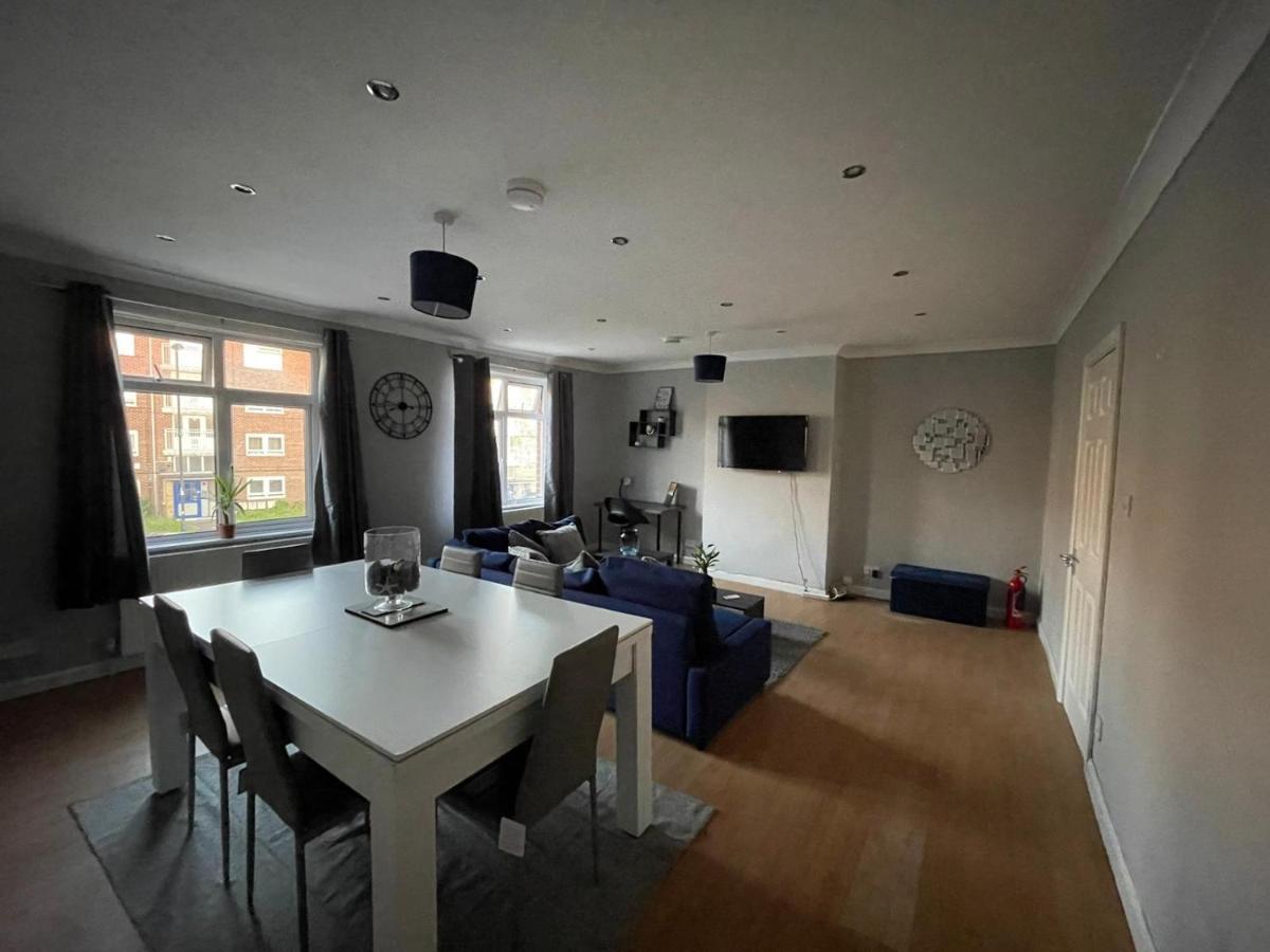 Comfy Affordable 2 Bedroom Flat Free Parking