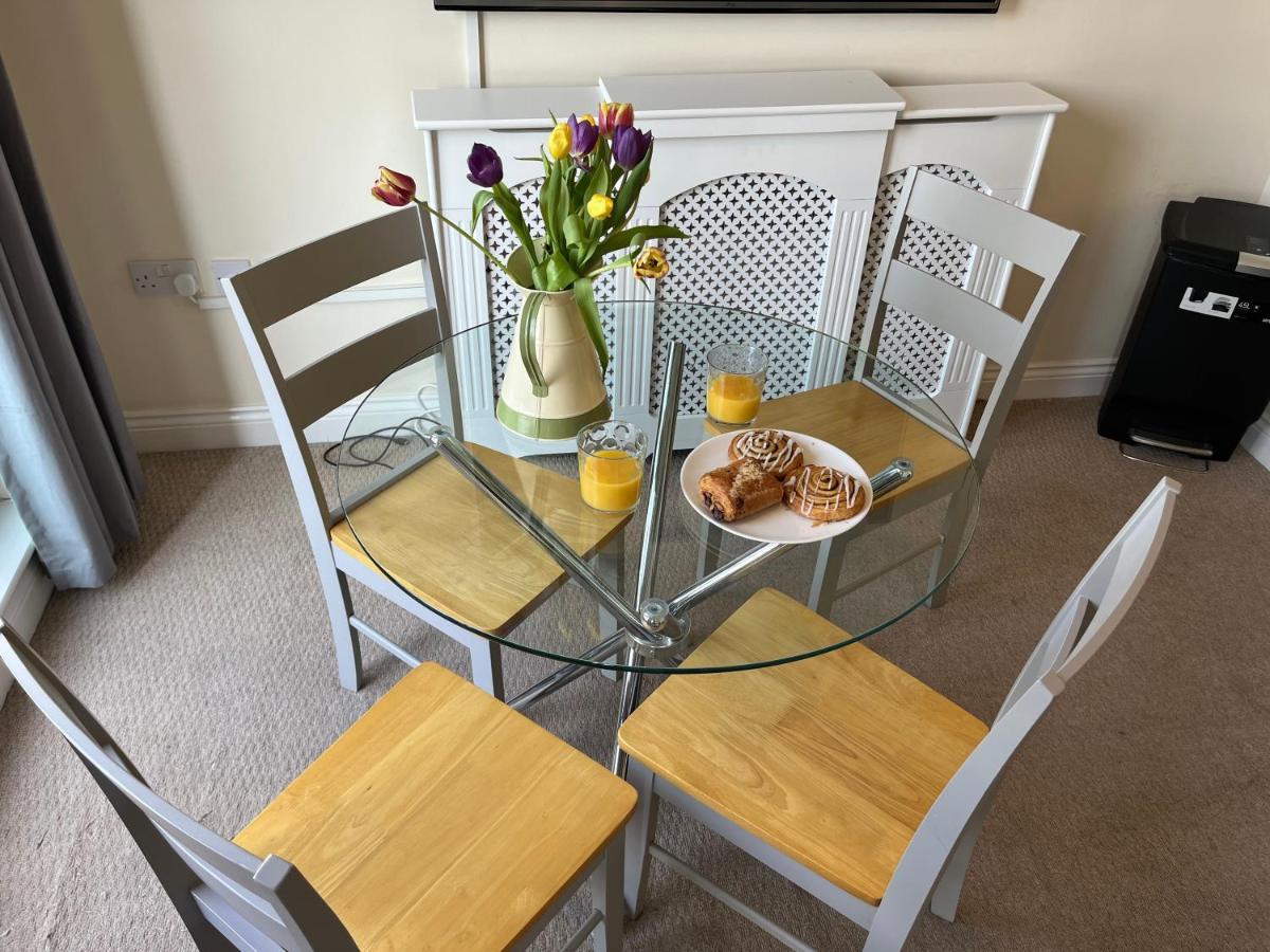Two Bed Flat White Star Place * Southampton