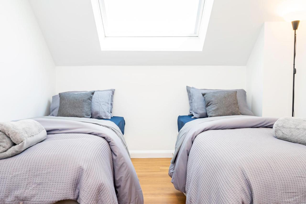 Shirley Apartments, 2 Bedroom, Sleeps Up To 6, New Build, 6 Min Drive To Cruise Ship Terminals And Centre Apartment