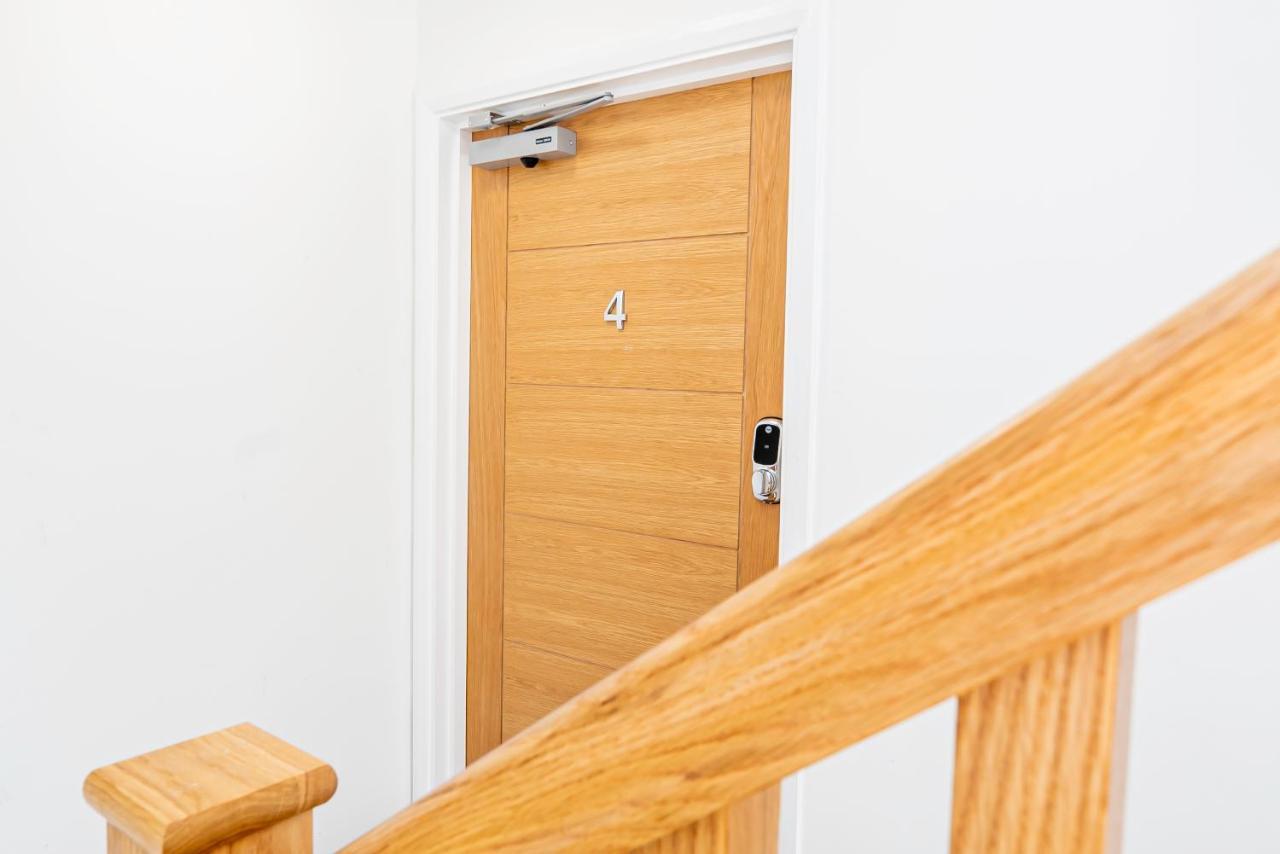 Shirley Apartments, 2 Bedroom, Sleeps Up To 6, New Build, 6 Min Drive To Cruise Ship Terminals And Centre Apartment