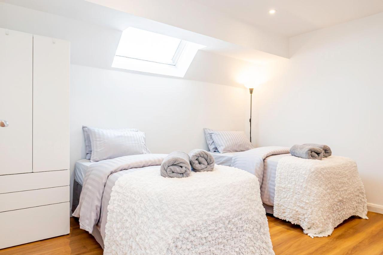 Shirley Apartments, 2 Bedroom, Sleeps Up To 6, New Build, 6 Min Drive To Cruise Ship Terminals And Centre Southampton