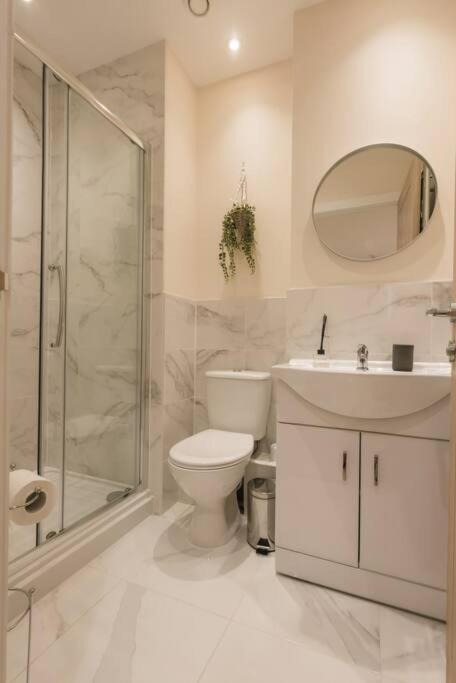 Ocean - 2 Bed Flat Sleeps 6 With Gym Access Apartment *