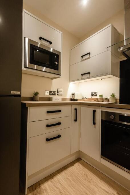 Ocean - 2 Bed Flat Sleeps 6 With Gym Access Apartment *
