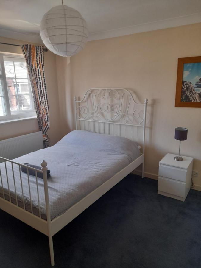 Bright And Light 3 Bedroom Holiday home Southampton