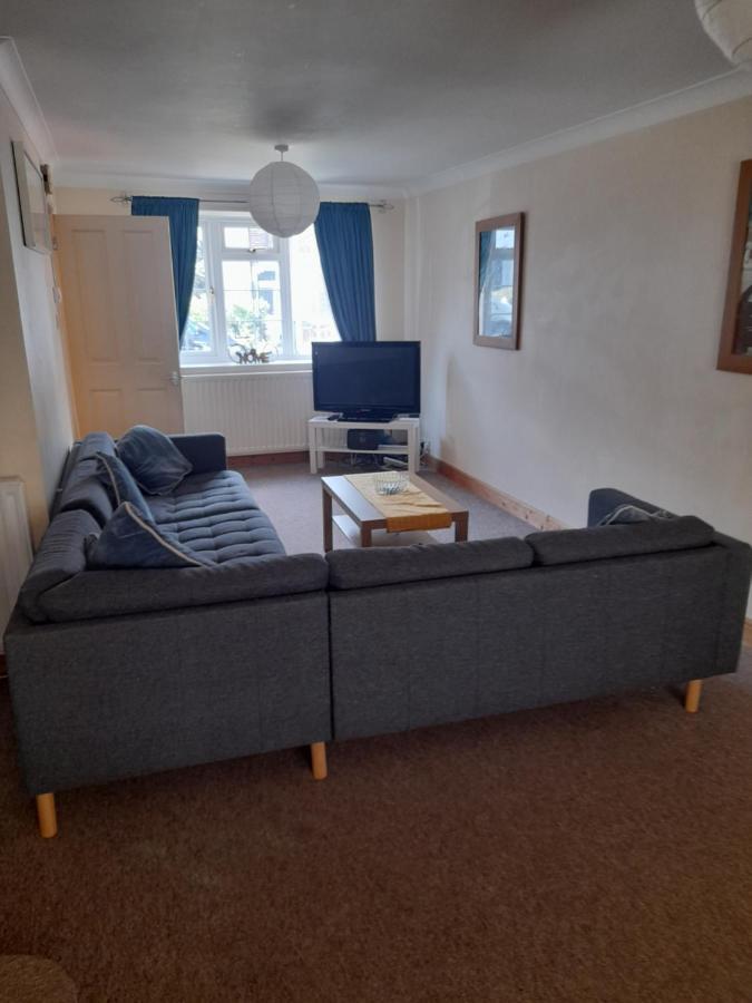 Bright And Light 3 Bedroom Holiday home Southampton