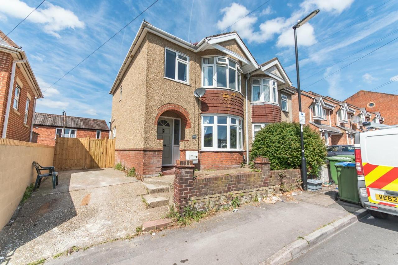 Spacious House Sanctuary In The Southampton