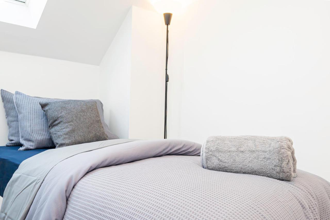 Shirley Apartments, 2 Bedroom, Sleeps Up To 6, New Build, 6 Min Drive To Cruise Ship Terminals And Centre Apartment