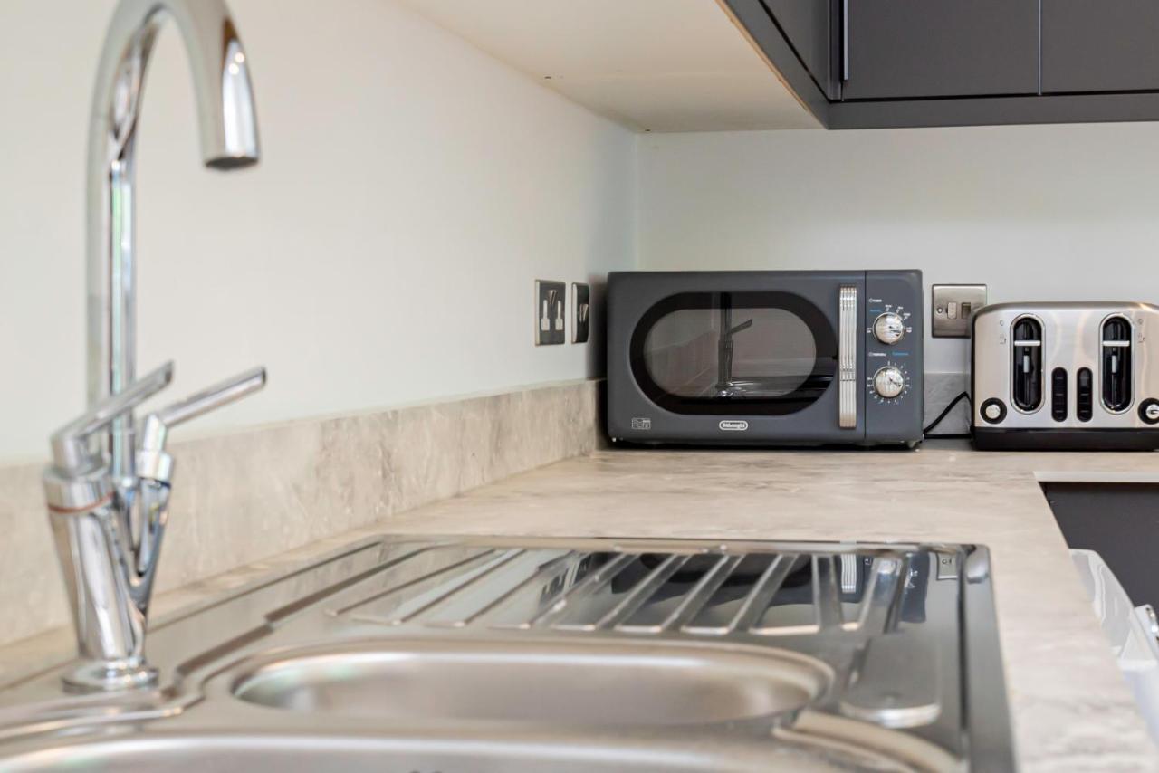 Shirley Apartments, 2 Bedroom, Sleeps Up To 6, New Build, 6 Min Drive To Cruise Ship Terminals And Centre