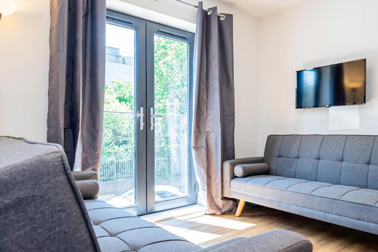 Shirley Apartments, 2 Bedroom, Sleeps Up To 6, New Build, 6 Min Drive To Cruise Ship Terminals And Centre