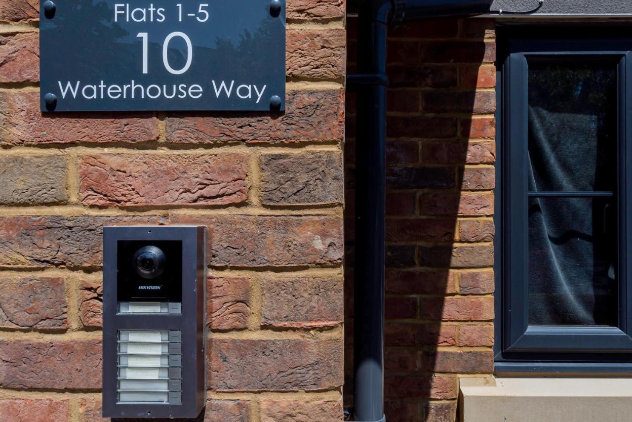 Shirley Apartments, 2 Bedroom, Sleeps Up To 6, New Build, 6 Min Drive To Cruise Ship Terminals And Centre *