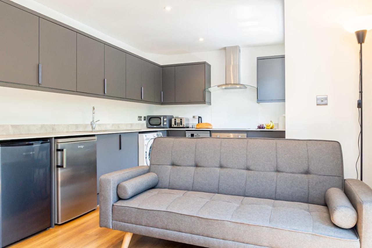Shirley Apartments, 2 Bedroom, Sleeps Up To 6, New Build, 6 Min Drive To Cruise Ship Terminals And Centre Apartment Southampton
