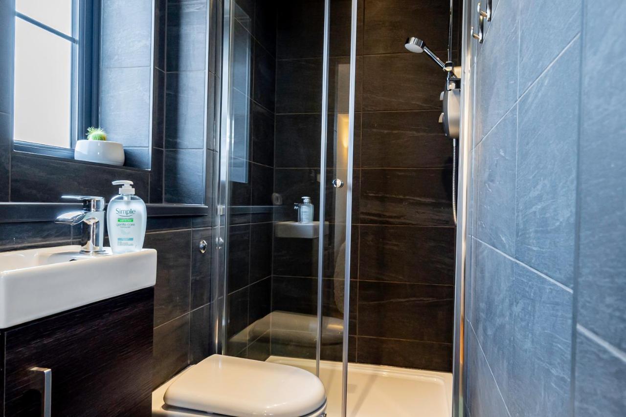 Shirley Apartments, 2 Bedroom, Sleeps Up To 6, New Build, 6 Min Drive To Cruise Ship Terminals And Centre * Southampton