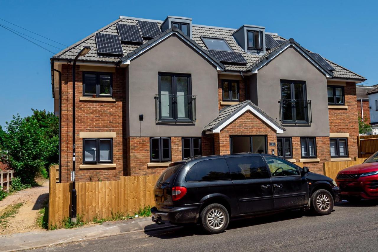 Shirley Apartments, 2 Bedroom, Sleeps Up To 6, New Build, 6 Min Drive To Cruise Ship Terminals And Centre Apartment
