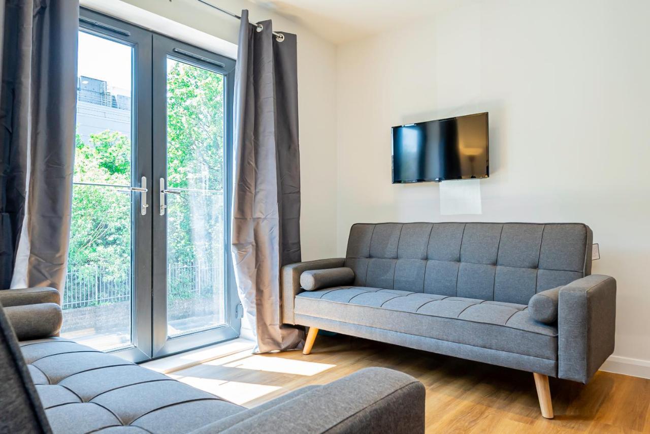 Shirley Apartments, 2 Bedroom, Sleeps Up To 6, New Build, 6 Min Drive To Cruise Ship Terminals And Centre Apartment
