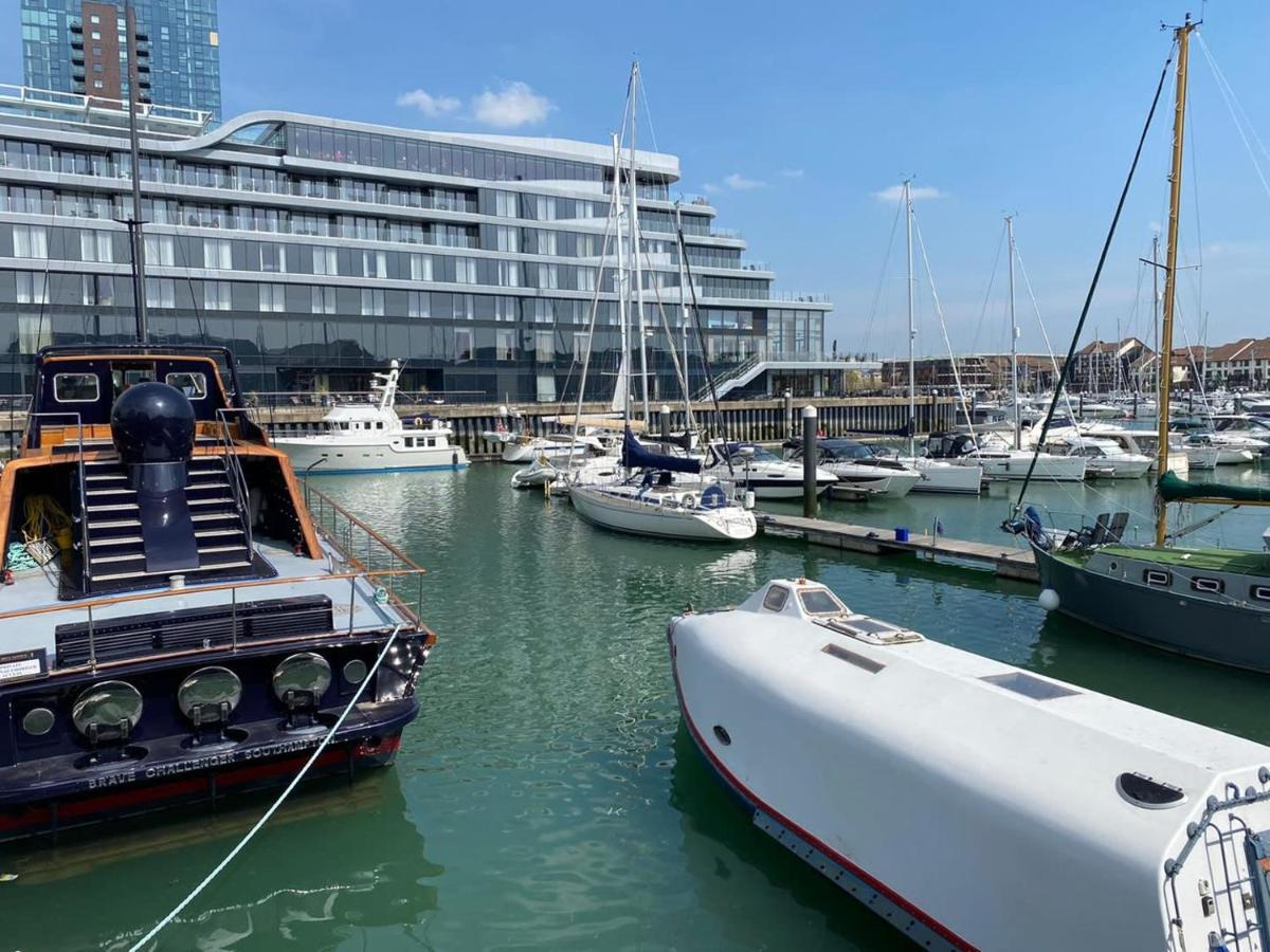 5 Star Ocean Village Marina Reconditioned Rnli Rig Life Boat * Southampton