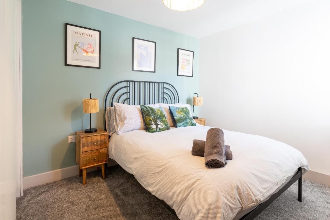 Apartment X-large Two Bedroom & Two Bathroom With Free Evening Parking *