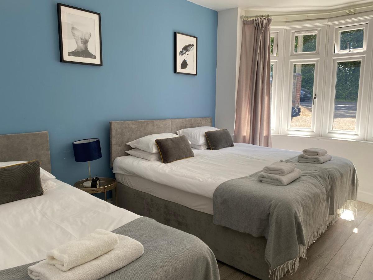 Accessible 3-bedroom Bungalow With Patio +driveway Southampton