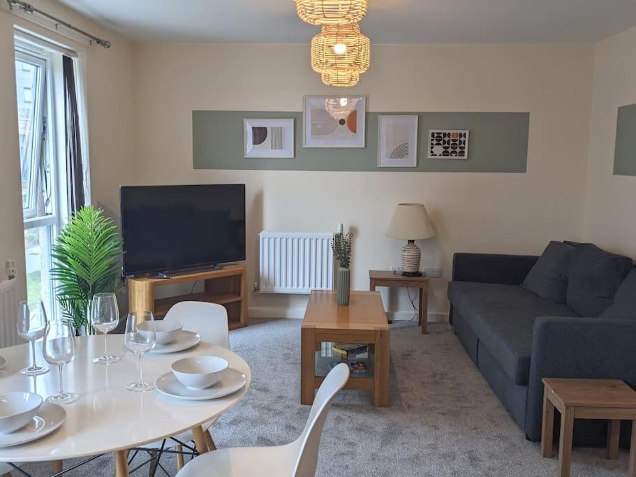 Apartment Homely 2 Bed Duplex With A River View
