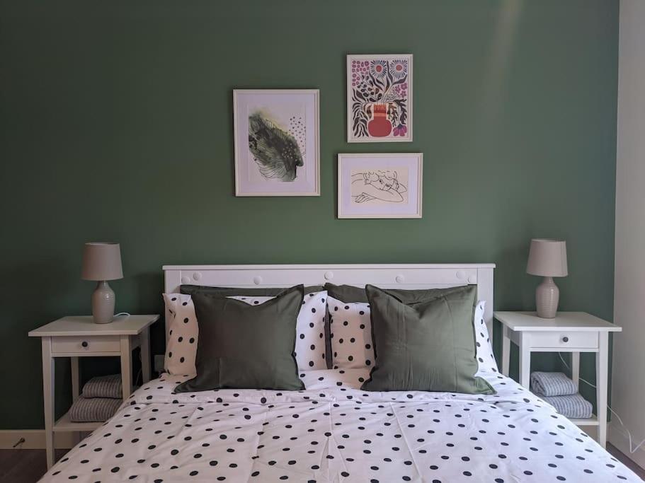 Homely 2 Bed Duplex With A River View Apartment
