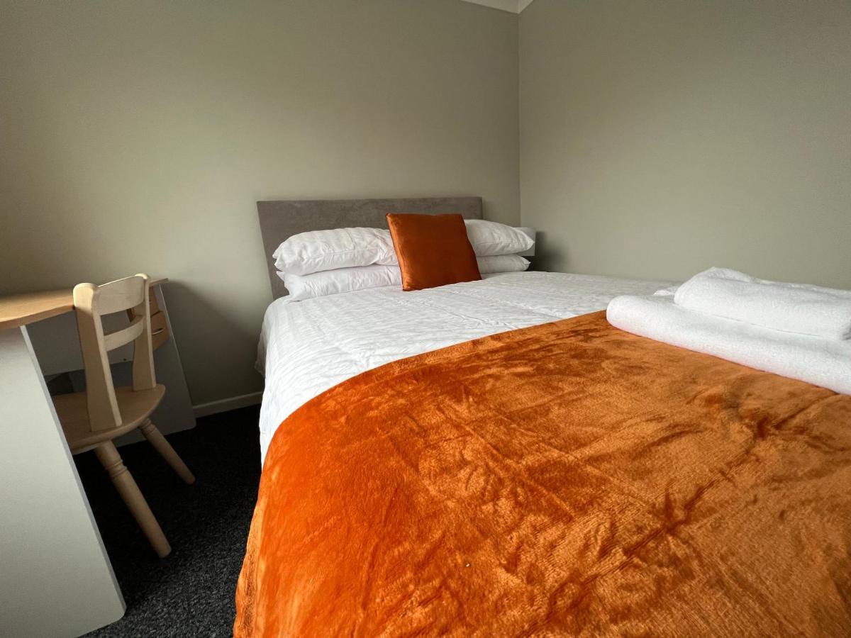 Guest house The Coral Southampton, Family Rooms, Suitable For Contractors
