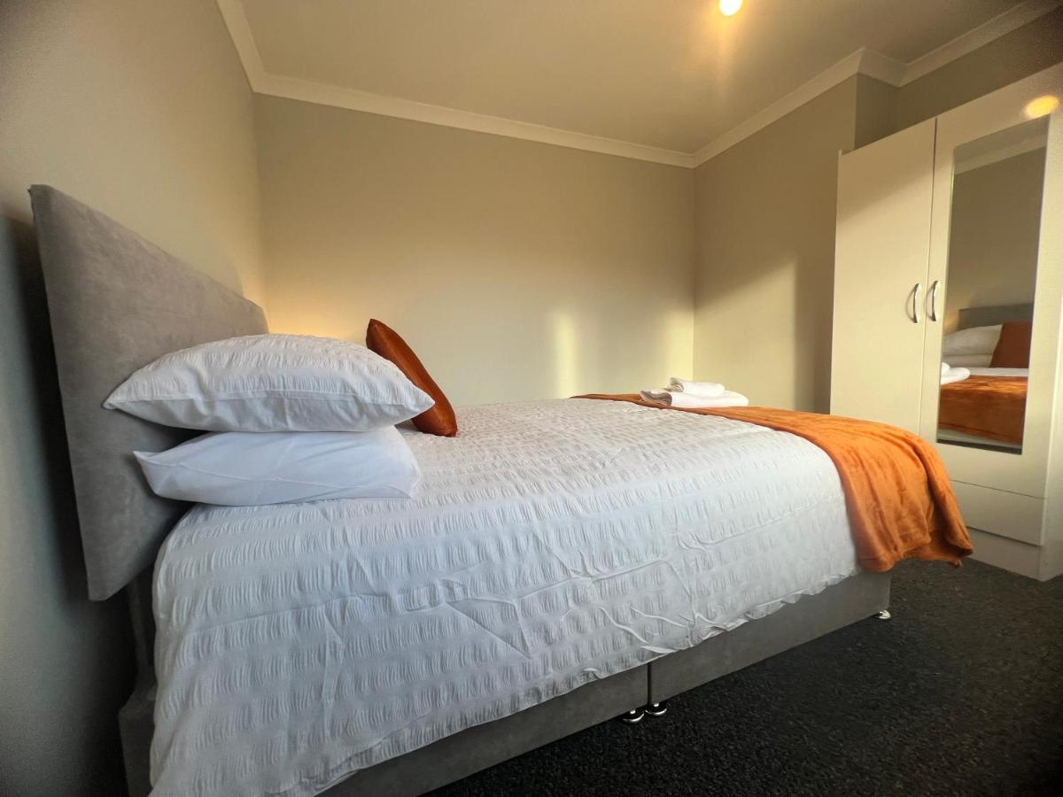 Guest house The Coral Southampton, Family Rooms, Suitable For Contractors *
