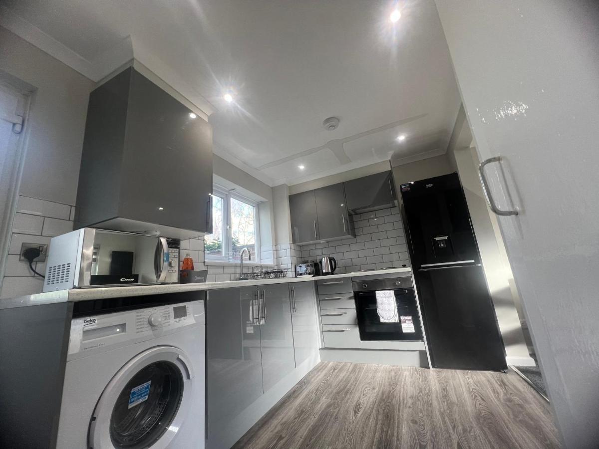 The Coral Southampton, Family Rooms, Suitable For Contractors Guest house *
