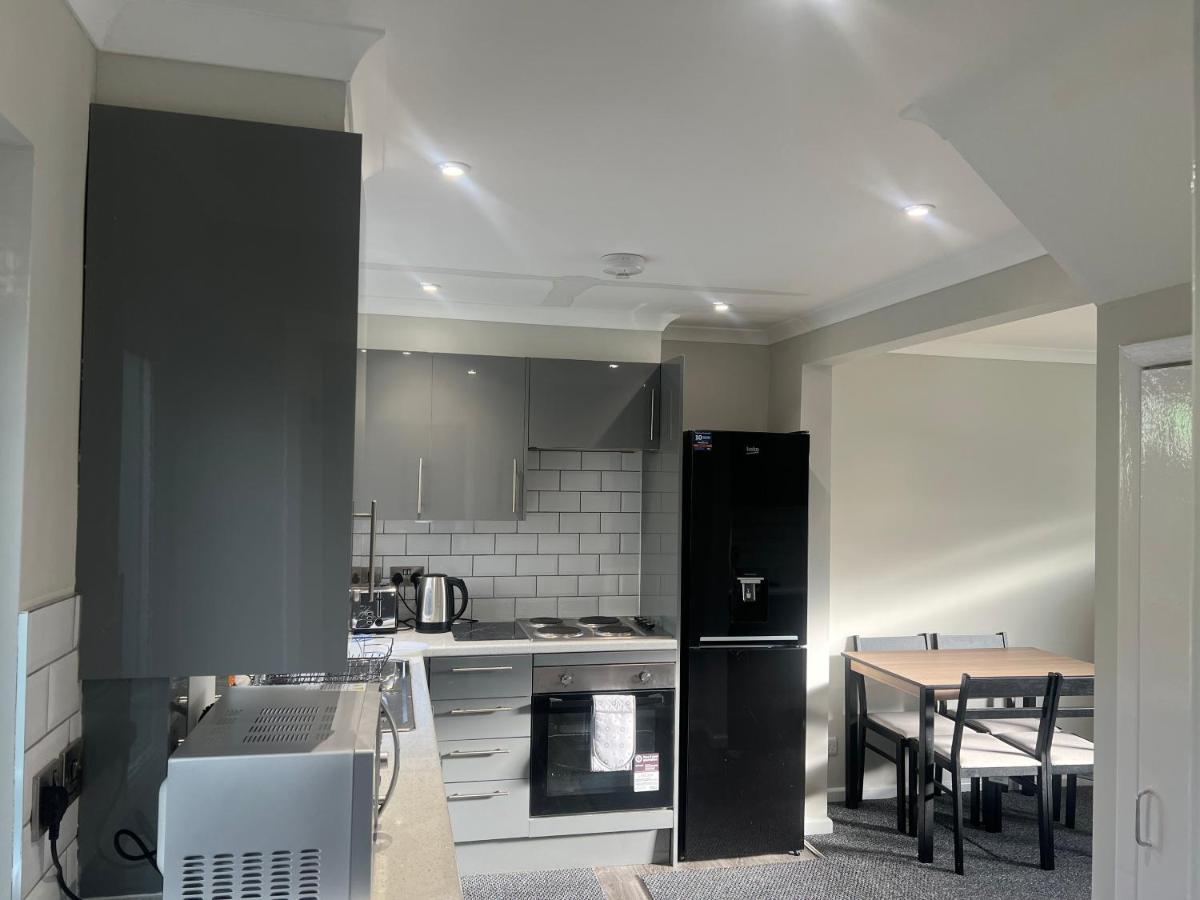 Guest house The Coral Southampton, Family Rooms, Suitable For Contractors *