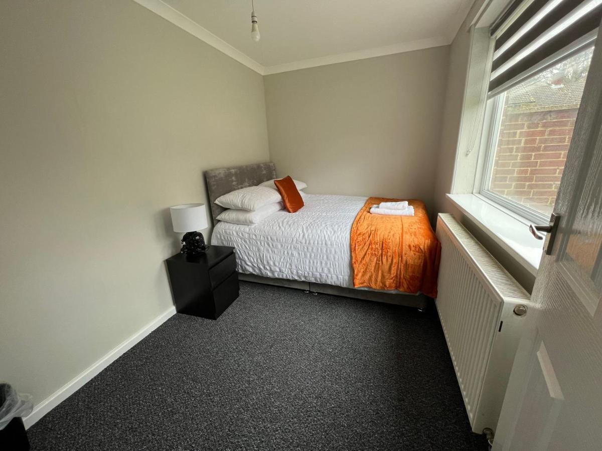 The Coral Southampton, Family Rooms, Suitable For Contractors Guest house