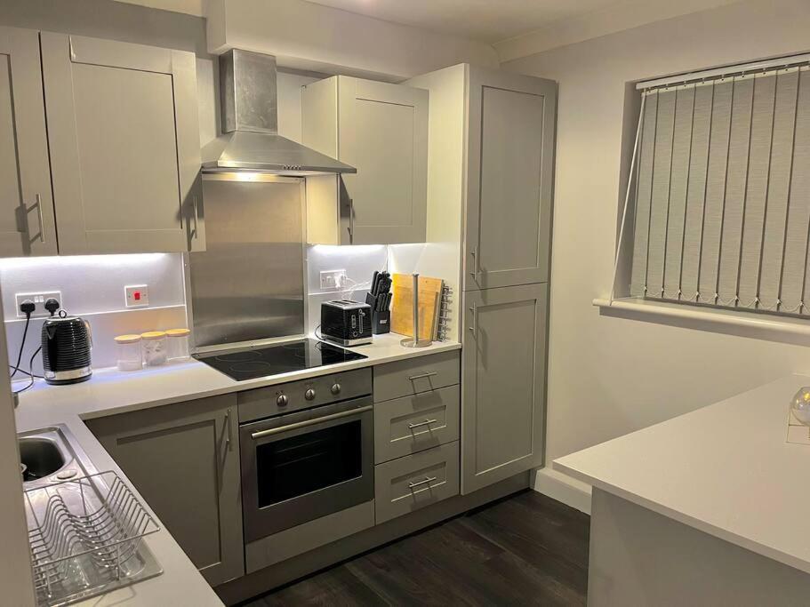 Newly Refurbished With Private Parking Apartment